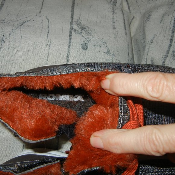 Romika Helsinki 02 Waterproof Plaid Print Faux Fur Lined Sneaker Booties NWOT - Picture 6 of 8